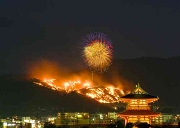 千年古都奈良的“烧山节”