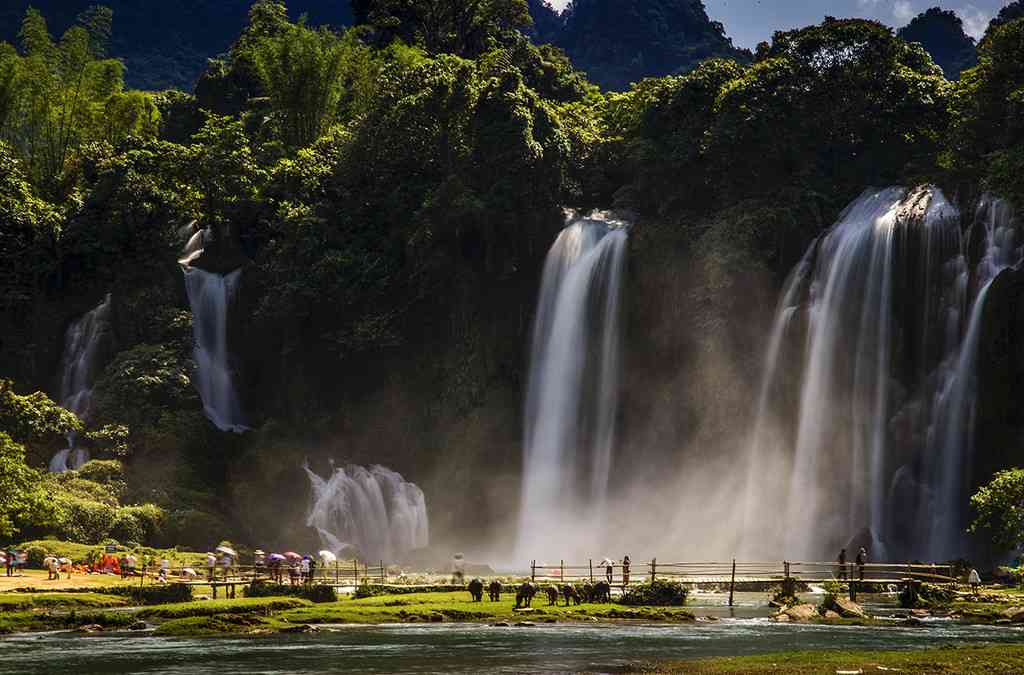 这篇德天瀑布旅游攻略，教你玩转德天瀑布