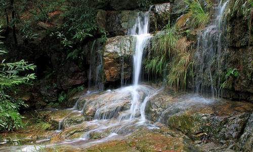 秦坡飞瀑