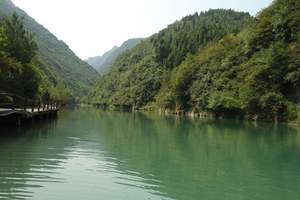 重庆～丰都鬼城或石宝寨～小三峡或神农溪或神女溪～三峡大坝～宜