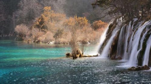 <成都-九寨沟-黄龙-峨眉山-乐山四飞7日游>全景，上金顶